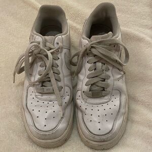 Nike Air Force white size 8.5 in fair/good condition